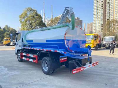 程力牌國六小型5方吸糞車 城鄉(xiāng)環(huán)衛(wèi)作業(yè)的高效解決方案
